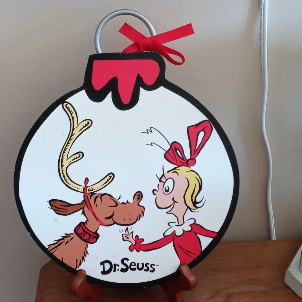 Cindy Lou and max wall decor